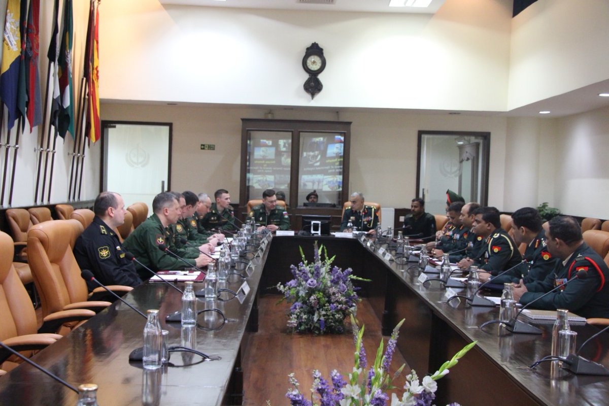 adgpi's tweet photo. Five member #RussianArmy logistics delegation, led by Maj Gen Andrei Kozlov, interacted with #OperationalLogistics delegation of #IndianArmy. Discussed and shared information on aspects of mutual interest on logistic support. https://t.co/BbYY2AmLW0