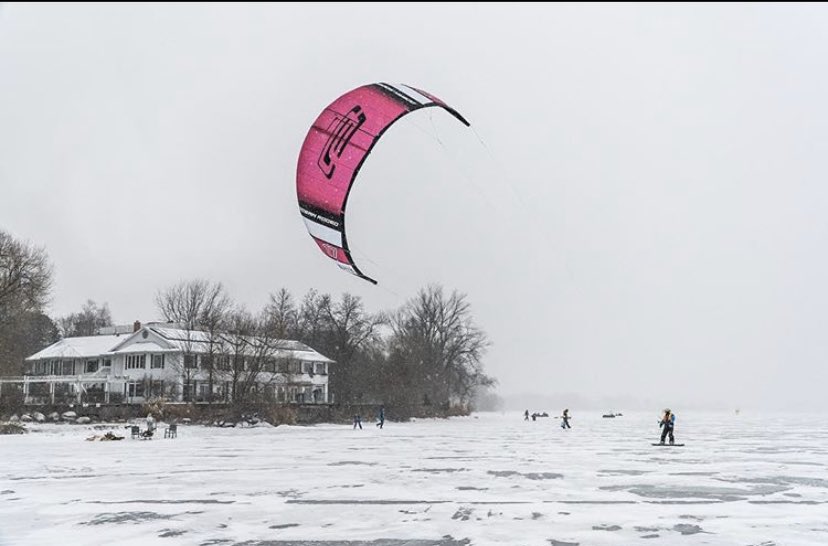 ElmhirstsResort's tweet photo. Conditions are shaping up for our 13th annual #SnowkiteWeekend There are some cottages available for last minute wannabe participants! Call to book this great event: 1-800-461-1940 A look back at our 6th Snowkite Weekend with Steve Elmhirst 👉 https://t.co/DliMFytxtR @oceanrodeo https://t.co/V7tyvEEA0M