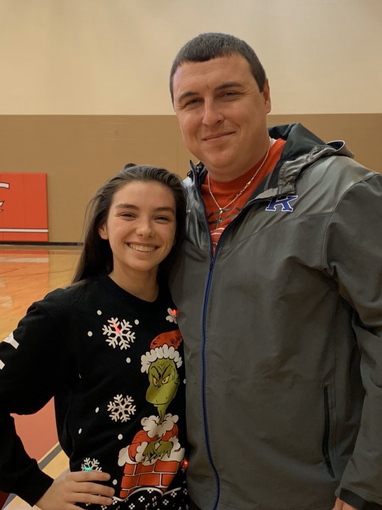 eb4739_berry's tweet photo. So I know I’m like 5 days late, but happy belated birthday to not only one of the best coaches I’ve ever had but also one of the best mentors!! Sorry for being late on this but hope you can forgive me!! @MarkAC2 https://t.co/E2xrkwc7H2