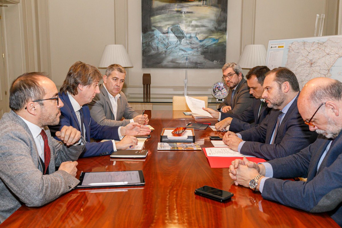 abalosmeco's tweet photo. En mi compromiso con Soria, me he reunido con su alcalde @cmmsoria para dar un impulso a los temas que el Ministerio tiene en la ciudad y en la provincia: A-11, Travesías, Agenda Urbana, Tren, Polígono de Valcorba, Pasarela de Golmayo y de Las Casas. https://t.co/W3YkRkRqlV