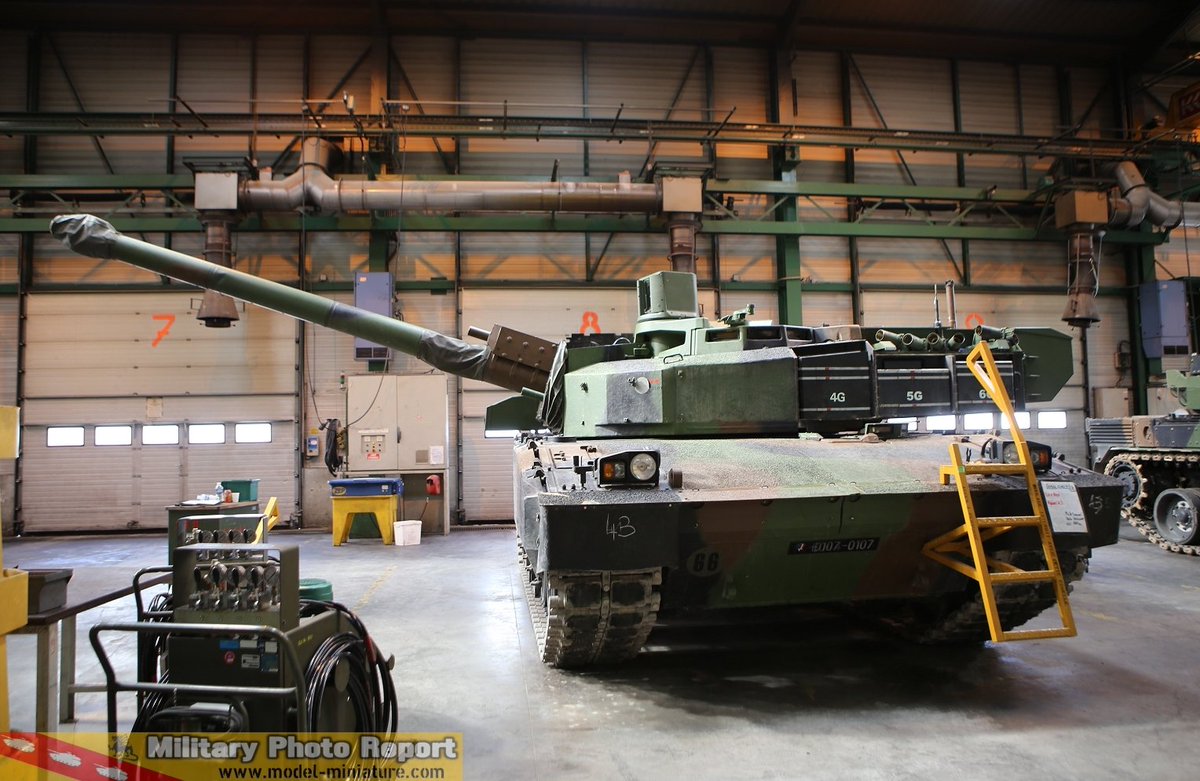kmbBqSKDbIRWBpV's tweet photo. ルクレールS3の砲塔側面後部装甲には自己制限爆発反応装甲(SLERA)が含まれているのか....? https://t.co/7KQwjcwrp2