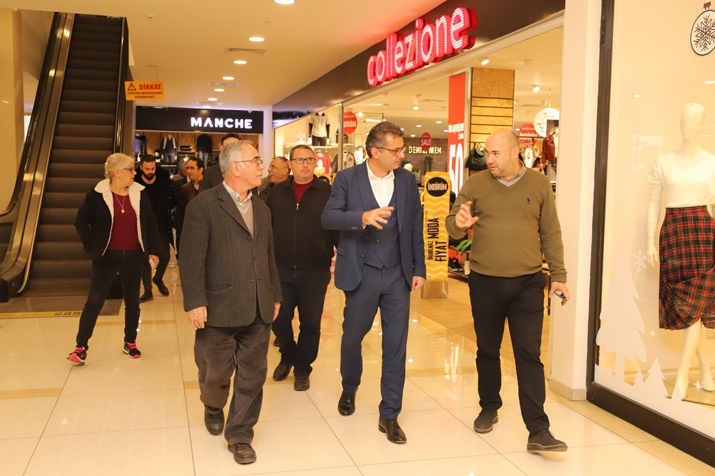 CTPKurumsal's tweet photo. ERHÜRMAN, LEFKOŞA VE MAĞUSA’DA ZİYARETLERDE BULUNDU

Cumhuriyetçi Türk Partisi (CTP) Genel Başkanı ve Cumhurbaşkanı adayı Tufan Erhürman, beraberindeki heyetle birlikte Lefkoşa ve Mağusa bölgesindeki esnafı ziyaret etti.

Haberin devamı için 👇
https://t.co/lY7Aqt5wZw https://t.co/kSm7dWA4Ow