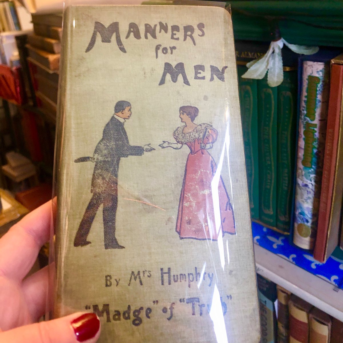 JLCAuthor's tweet photo. It’s a terrible shame that this is out of print... #handsonhips #sideye....#justsayin 🤷🏼♀️🤷🏼♀️ An absolute #gem @fostersbookshop in #Chiswick #mannersformen #modernmen #oldfashionedvalues #mannersnevergooutofstyle 👌🏻📚💃🏼 #writer #author #outandabout #vintagebooks https://t.co/xaahaKRrM4