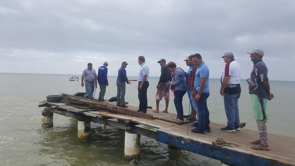 GobiernoENE's tweet photo. Gobernador @alfreditodiaz declara en emergencia muelle de La Isleta debido al colapso que provocaron las recientes  lluvias https://t.co/SGQMnlmpBN