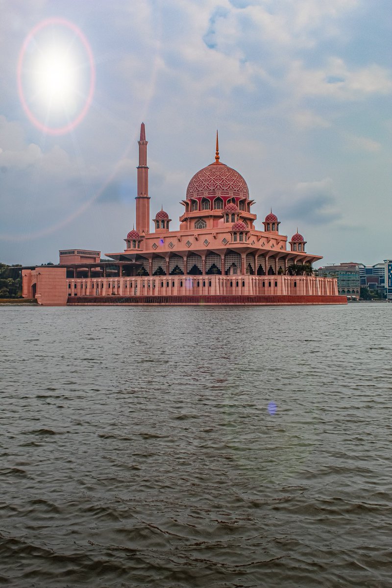 Putra Mosque is among the popular tourist place attractions and best instagramer for photography at Putrajaya. @MyMOTAC

*
*
*
*
*

#malaysiatrulyasia #cuticutimalaysia #visitmalaysia2020 #visitmalaysia #vm2020 #Malaysia #KualaLumpur #Putrajaya #CityCentre #Twitterhangout #like