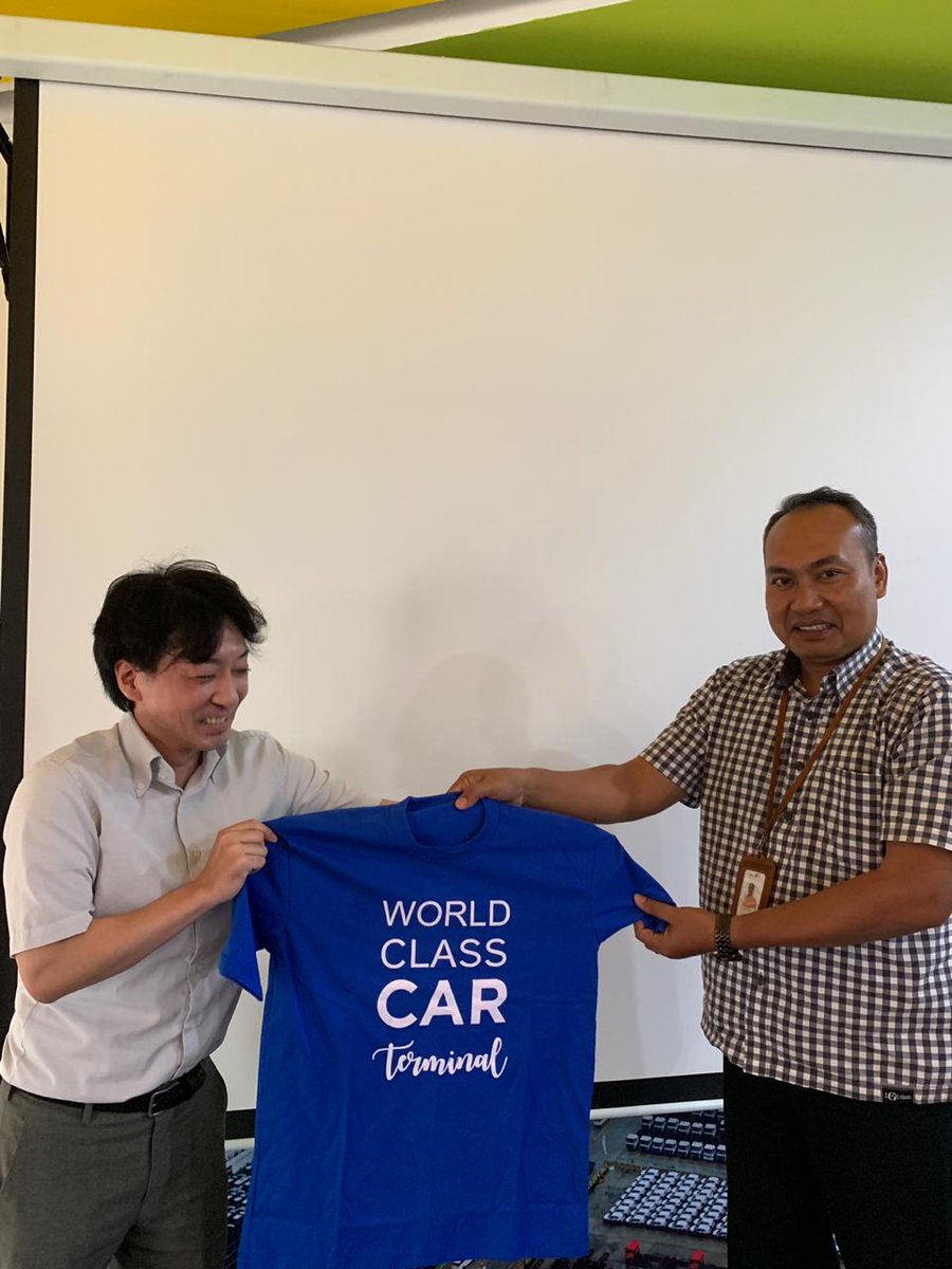 IPCCarTerminal's tweet photo. (3) tntg bisnis perusahaan dgn kode saham IPCC ini. Sesi diskusi berlangsung teratur & tepat waktu mengingat tamu akan diajak berkeliling area Terminal Internasional. Site visit pun berlangsung selama 30 menit dan berakhir tepat pukul 17.00WIB.
#indonesiaportcorp #ipccarterminal https://t.co/q92LnmYe8D