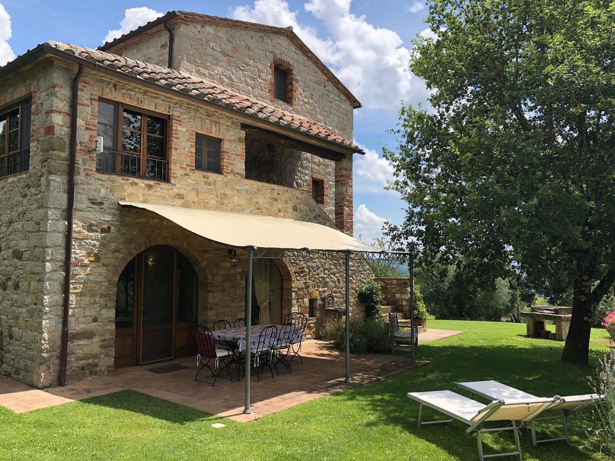 BenjaminBucs's tweet photo. BASH Live Auction Preview: A Villa in the Heart of Tuscany! Learn more: https://t.co/rDLvj0UMLu #BASH2020 #SpeakeasySoiree https://t.co/1YggqjlvFx