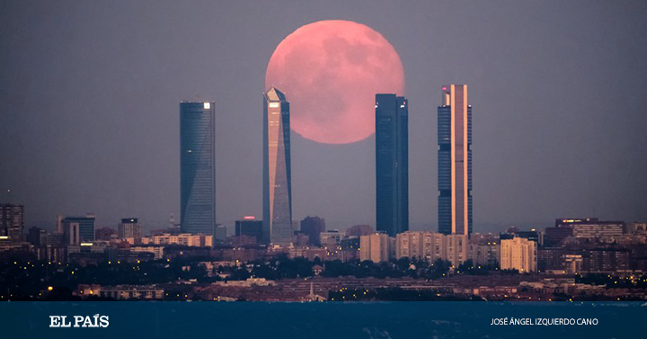 elpais_foto's tweet photo. Fotos: El fotógrafo de las Cuatro Torres https://t.co/dnAFia3KoQ José Ángel Izquierdo Cano es un fotógrafo amateur que lleva años inmortalizando amaneceres y atardeceres de Madrid @el_pais_madrid Foto de @jaicano https://t.co/wl7LecDs4x