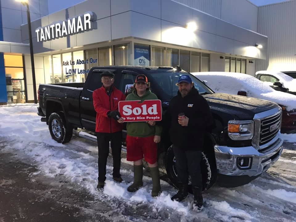 TantramarChev's tweet photo. Richard and Ben Perrin from Pugwash are gearing up for the Spring Lobster Fishing Season! The purchase of their shiny black GMC DuraMax Crew Cab will be great for hauling the traps. Thanks Boys and Jennifer for your business from LesterMac and #TeamTantramar
#SOLD #SteeleAuto https://t.co/9isumuul2H