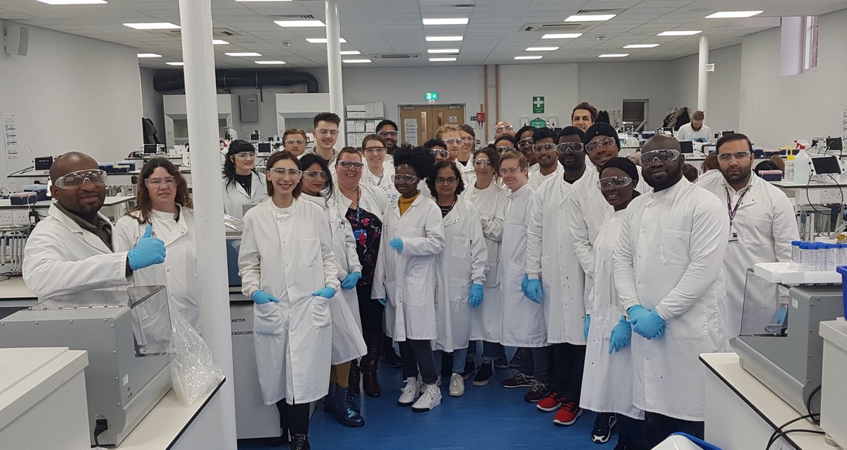 M_Cordingley's tweet photo. Thanks to students on #MD7002 for being a great group to teach in the labs this week. I hope you've enjoyed the experience learning new skills @UoCMedSchool @UoCInter @uochester https://t.co/rsGcvN4AYj