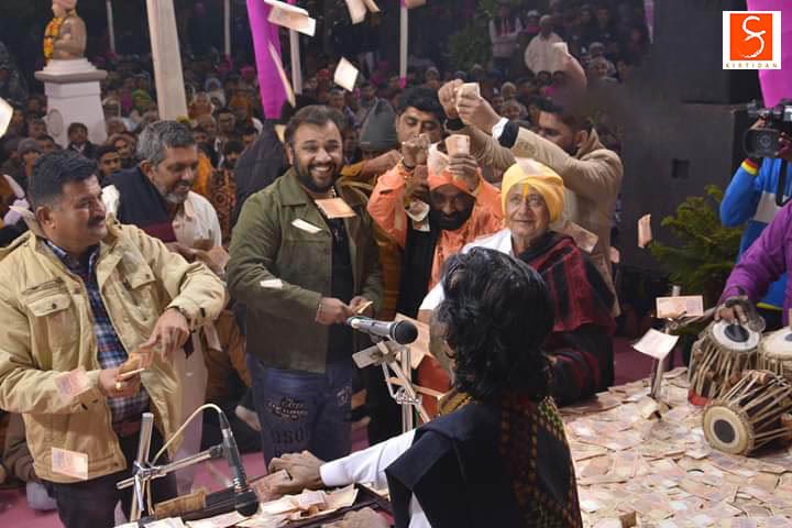 KirtidanGadhvi's tweet photo. Lokdayro at: Kathda, Mandvi
#dayro #lokdayro #music #folk #kathda #mandvi #kirtidangadhvi #kirtidangadhviofficial https://t.co/KYfXXUUOwY