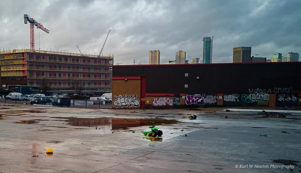 kwn_photouk's tweet photo. A photo I took in Digbeth Birmingham today #downedtools #broken #buildingsite https://t.co/UR8uxLWFXb