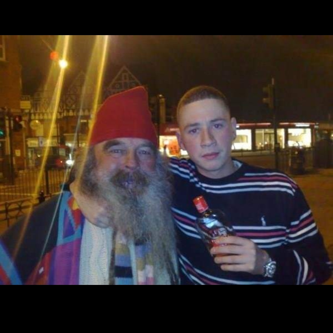 jawzy_sstartv's tweet photo. Nice couple weeks break from social media now back to business. First up I need to pay my respects to a local legend. Rest in piece Mad John, he deffo left a legacy "Av a nice day" #madjohn #rip https://t.co/T0LYOaKAO0