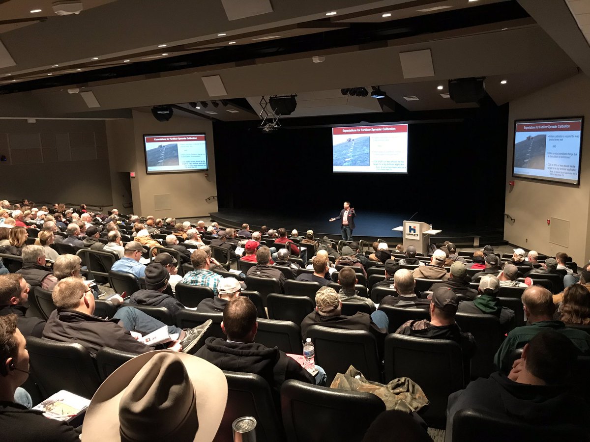 Hawkeye_Ag's tweet photo. Always great to partner with the Iowa State University Crop Advantage Clinic at @HawkeyeCollege! Great opportunity for our students to learn alongside agricultural professionals from around the state. https://t.co/sWXpOn64yX