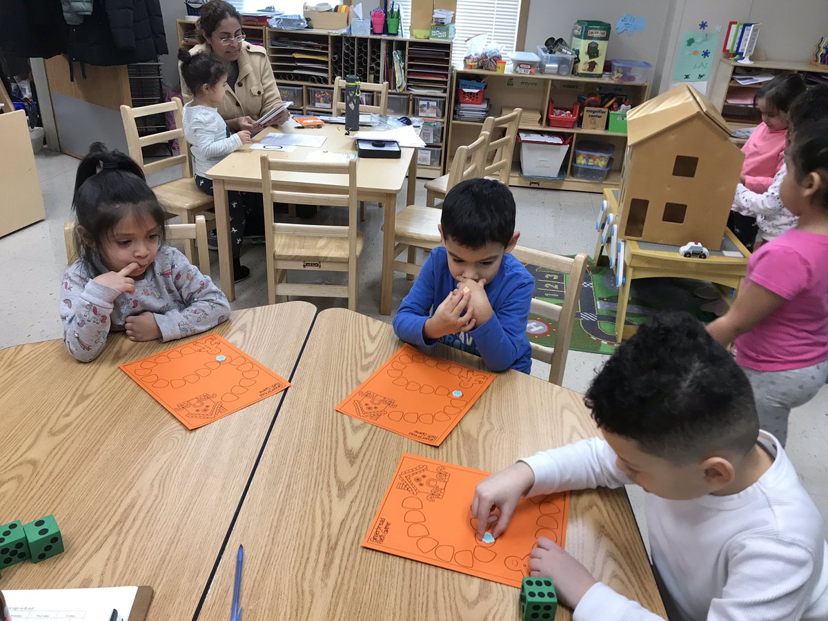 BridgePrek's tweet photo. We have some high rollers in pre-k room 7 today working on counting! #gingerbreadunit #counting #preschool https://t.co/iyA06uo76O
