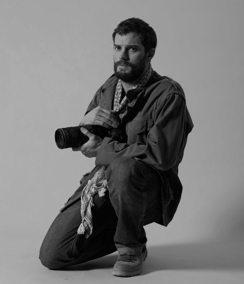 SahFerreira19's tweet photo. Novo/Velho outtake como Paul Conroy.♥️
.
📸 @ItsmeCarrieCC
#jamiedornan #paulconroy #PrivateWar https://t.co/gxID1QCV3y