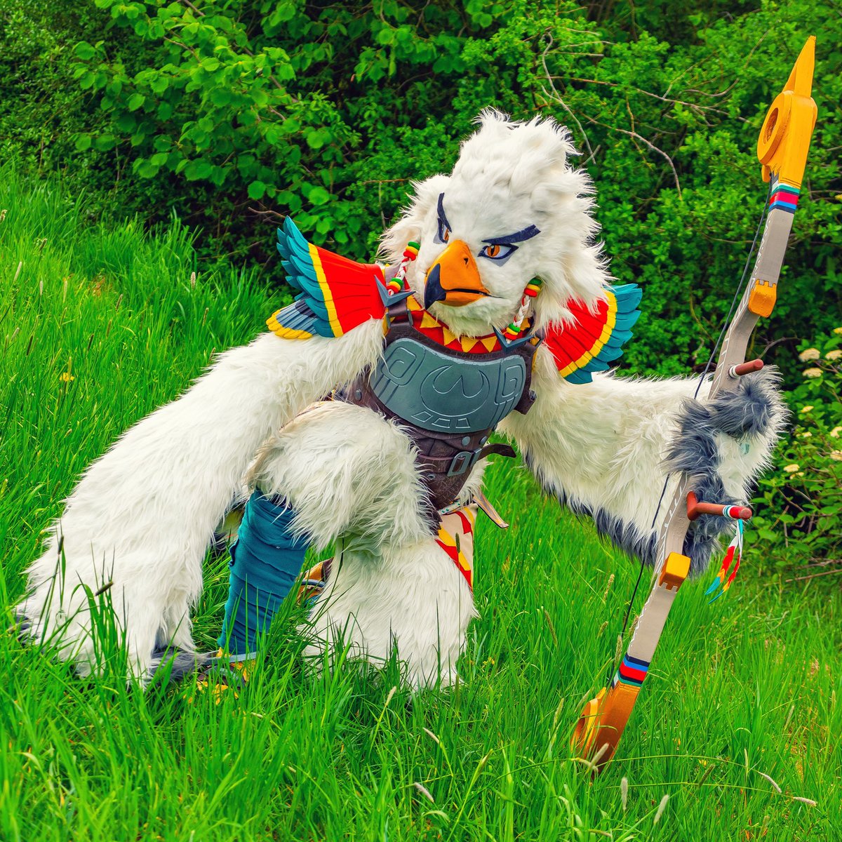 skyhawkcosplay's tweet photo. My 😍 📸 from April. Rito warrior Teba in all the glorious colours. 🏹 and 👔 are all EVA foam. In the 🦅🤲 I have hidden 🎻🎻 to move the 🤘. Enough 🦾 to hold the 🏹! 📸 by @_nefires #thelegendofzelda #breathofthewild #tebatherito #cosplay #costume #cosplayarmor #cosplayprop https://t.co/QAFePj2b54