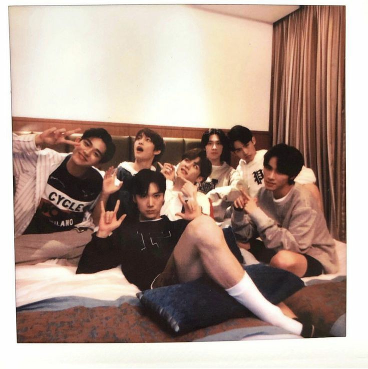 uuyu_win's tweet photo. #HappyWayVDay
#1yearswithwayv
#威神v0117出道1周年
威神くんのこれからの日々も幸せで染まりますようにッ https://t.co/Tl4TMSHEee