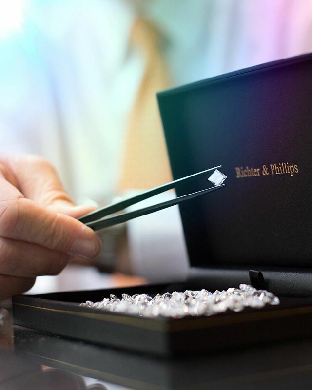 What makes us truly unique from any other jewelry store in the tri-state? 
Diamonds. 💎 Lots &amp; lots of diamonds.

We have the largest in-store diamond inventory anywhere in the tri-state. What does this mean for you?

Well, this means you save.

As co… ift.tt/3aiKpos