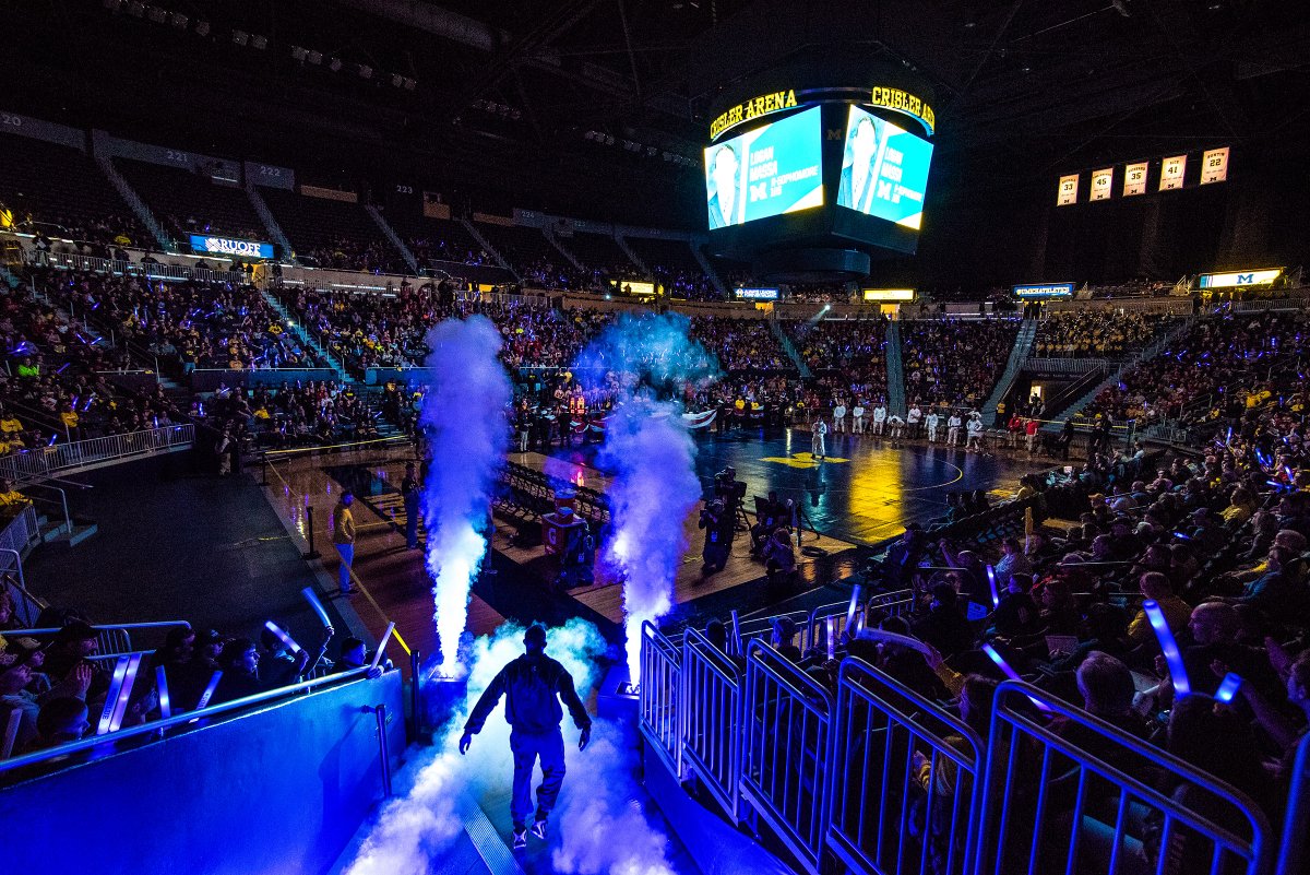 umichwrestling's tweet photo. We're giving away 4⃣ matside seats for our Minnesota dual this Sunday at Crisler Center.

Interested? RT this to enter drawing. We'll pick a random winner around noon tomorrow. https://t.co/lyTlU4xYEp