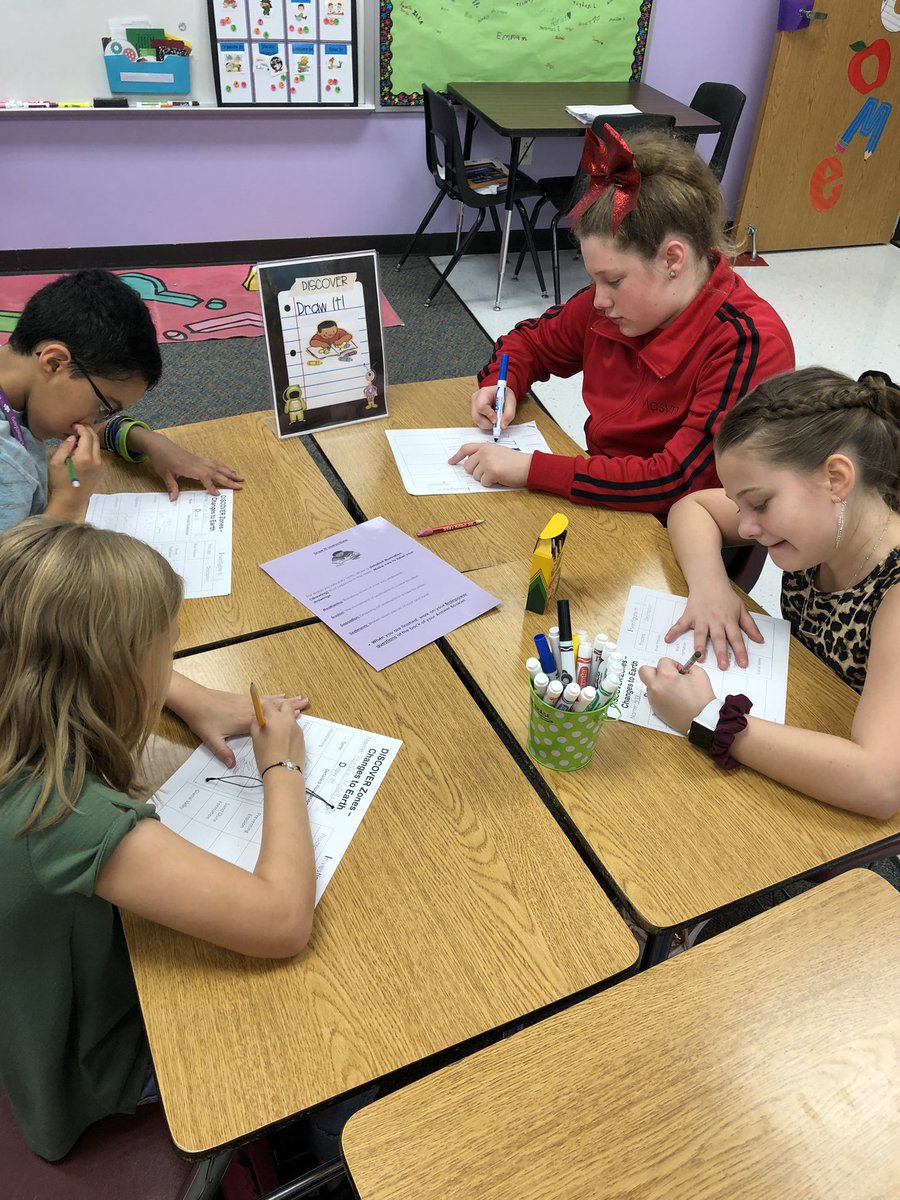 Central_AISD's tweet photo. Our earth is constantly changing! Science stations give students the opportunity to experience and explore zones. #boldschool #ForTheFuture #CelebratingCentral https://t.co/59V5Wxwv3a