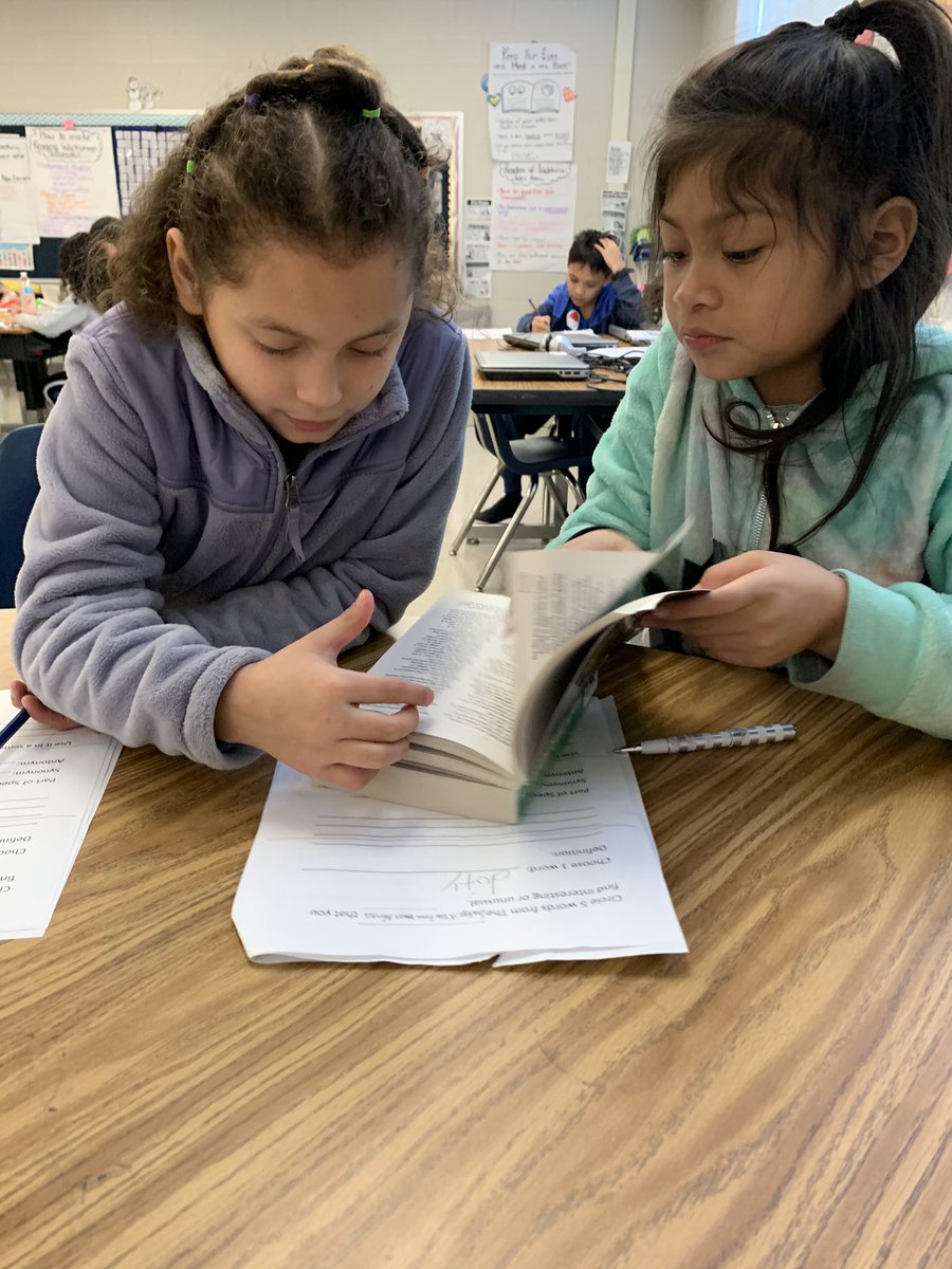 MissMoran90's tweet photo. Socratic Seminar fun! #WHES #3rdGrade https://t.co/vCOC5XD3hY