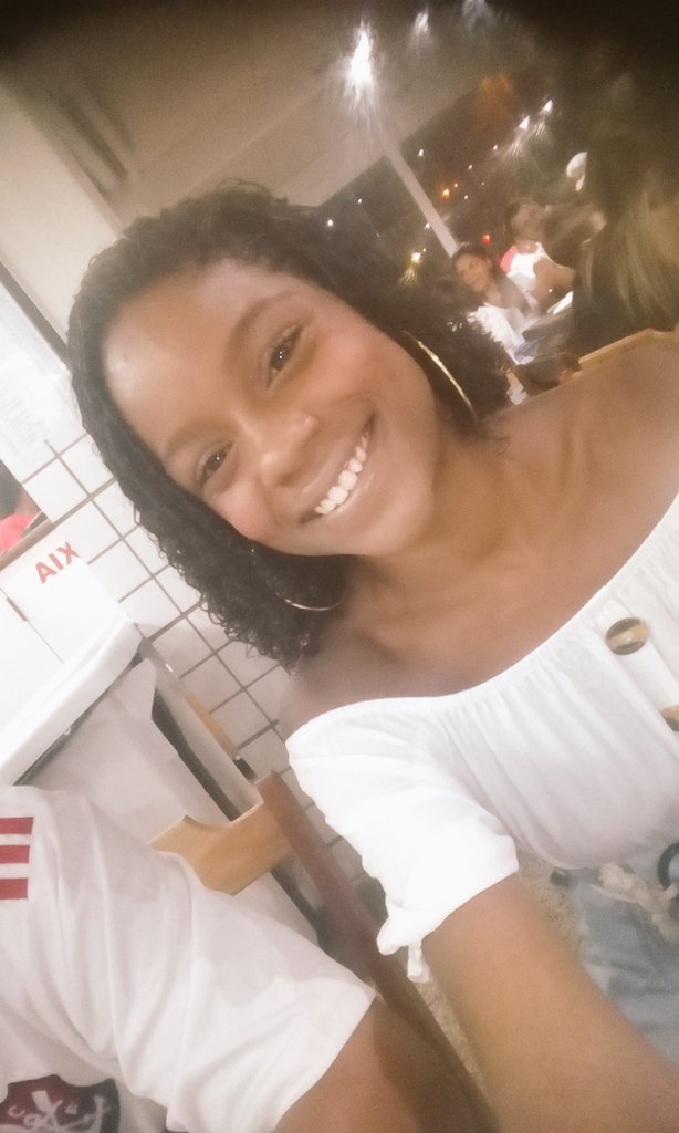 Daniell20722105's tweet photo. Falo tudo que Penso mesmo
Trago a Lágrima no Sorriso
Alguns falam que sou o Vento
Outros falam que sou a Tempestade 😚🔥⚡🦋
#filhadovento⚡🦋 https://t.co/ltGhRTwZtn
