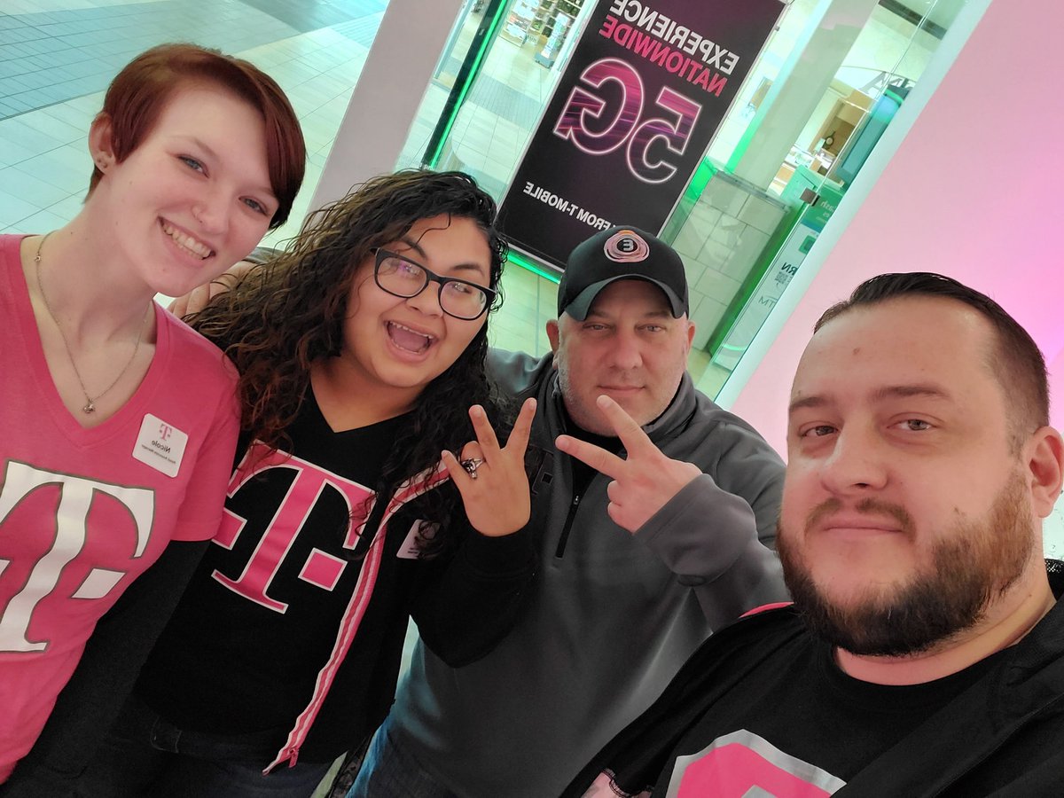 Team Northlake ready to serve our amazing customers. Love our Carolina North Team! #Wewontstop #ExpressPride <a href="/stevebitto/">Steve Bitto</a> <a href="/kfsiller/">Ken Siller</a> <a href="/ExpStores/">Express Stores, LLC</a> <a href="/RKeyser79/">Robert Keyser</a> @markwirtz7 <a href="/MrDennisJones/">Dennis Jones</a> <a href="/Rappc1973/">Charles Rapp</a>