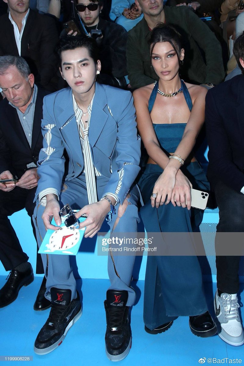 Naga 🍅 on X: LV Brand Ambassador Kris Wu with the Key Persons of LVMH  empire: Alexandre (CEO of Rimowa), Frédéric (CEO of Tag Heuer), Bernard  Arnault himself (owner and CEO of