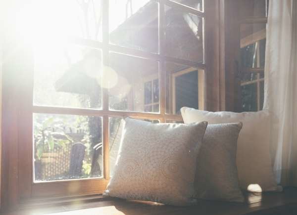 KatyWildFlower's tweet photo. Old windows are notoriously drafty and can make your home less energy efficient. #realestatelife #realestatehack https://t.co/cumskZ9PLY https://t.co/8vZlKG9nBt