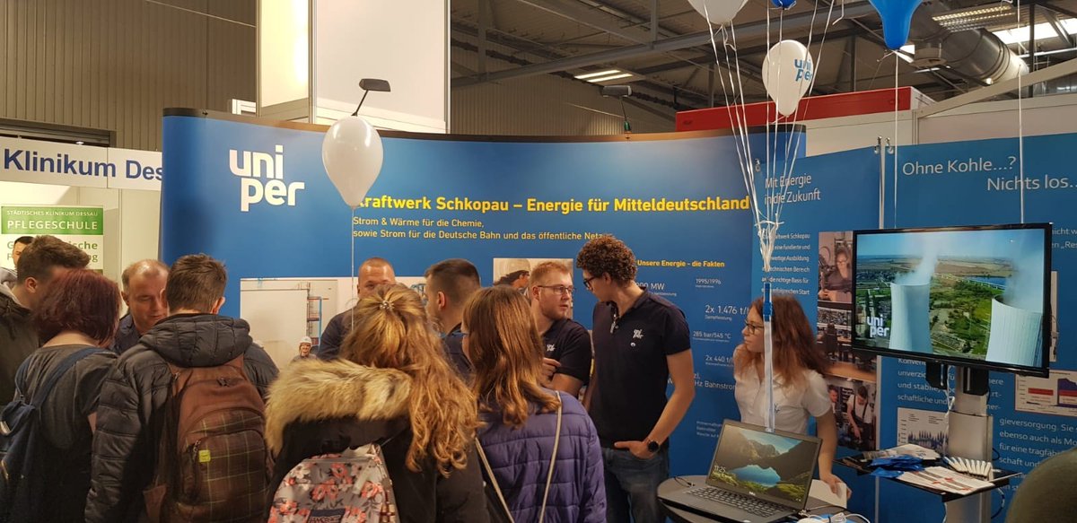 UniperGermany's tweet photo. Letzten Freitag war unser Kraftwerk #Schkopau auf der Berufs- und Ausbildungsmesse #Chance2020 in #Halle/Saale mit einem Infostand vertreten. 
Wir freuen uns regelmäßig mit potenziellem Nachwuchs in Kontakt zu treten und uns auszutauschen! https://t.co/DqwakWRp6W