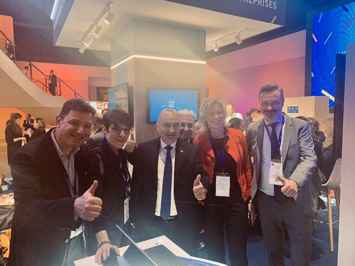 L’assurance emprunteur, c’est simple <a href="/Jacques2Peretti/">Jacques de Peretti</a> <a href="/guiborie/">Guillaume Borie</a> @MalhommeJean <a href="/nataubonnet/">Nathalie Aubonnet</a> <a href="/MarieeOlivier/">Olivier Mariée</a>