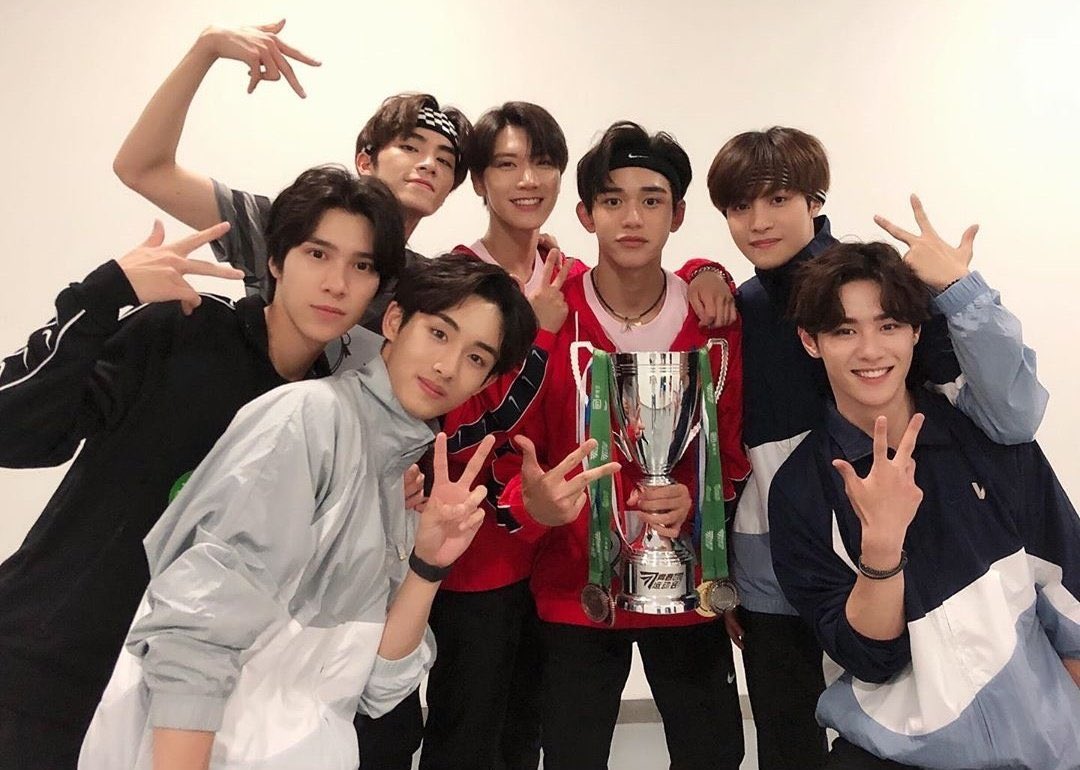 08_08x's tweet photo. รักนะคะเติบโตไปพร้อมกันนะเววี่ 💚#1yearswithwayv
#HappyWayVDay
#youareourvision 🖤 #WayV #TEN #LUCAS #WINWIN #YANGYANG #HENDERY #XIAOJUN #KUN #WayV_FANSIGNinBKK #WayVDreamPlan @WayV_official #HappyWayVDay #Tenwin #NCT
#WayV https://t.co/9tStV9trCf