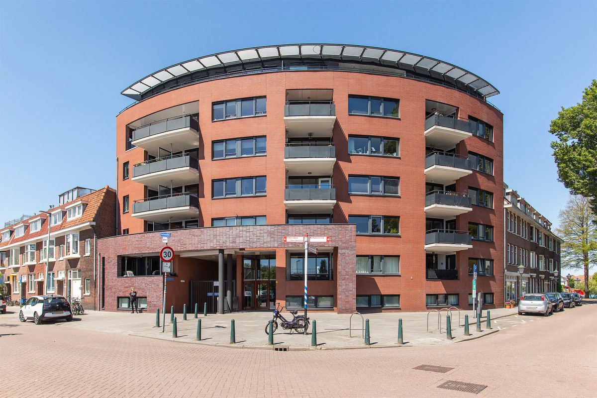 Zojuist de overdracht gehad van een ontzettend leuk appartement met prachtig uitzicht over de Rotte. ⁠
⁠
Kopers en verkopers gefeliciteerd! Wilt u ook uw woning in 2020 verkopen? Wij staan voor u klaar!!
⁠
#Rotterdam #Wonenin010 #Vastgoed #VDJmakelaars⁠