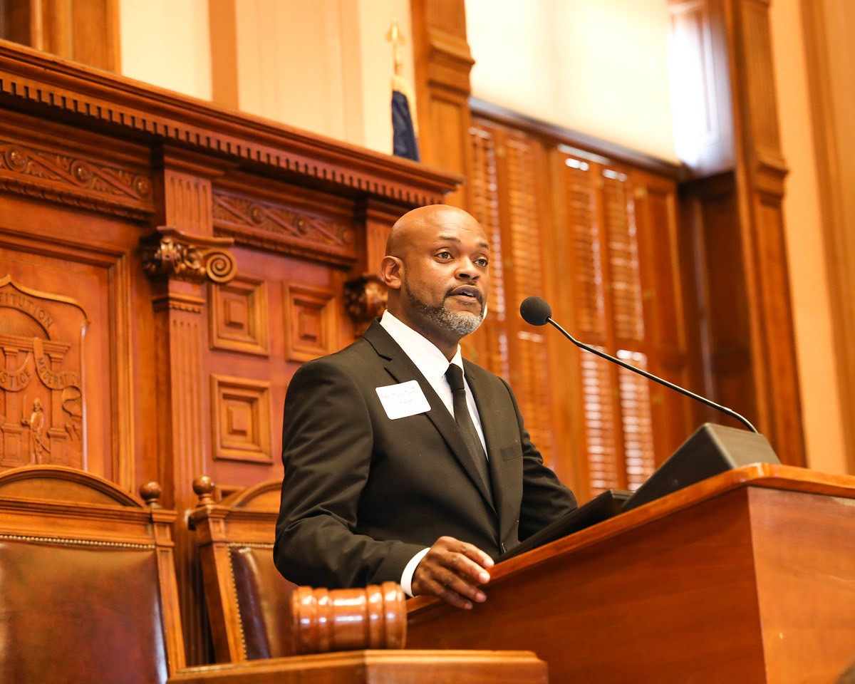 lagrangegaGOV's tweet photo. *CONGRATULATIONS* We're proud of @LaGrangePolice Chaplain &amp; Confidence Missionary Baptist Church Rev. Michael J. Jackson for serving as #ChaplainoftheDay @ the GA Capitol. Pic Courtesy: Georgia Governor’s Office
#proudofourpeople #TeamLPD #Chaplain #GACapitol #lagrangega https://t.co/IhIc6uFuBB