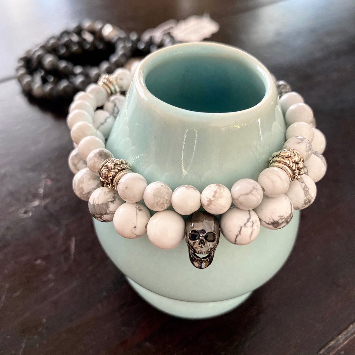 SoulfulSweat's tweet photo. Loving howlite these days 🤍🤍🤍 It’s an extremely calming stone, great for anyone who needs to calm the mind. Can help relieve insomnia. Howlite is used to teach patience &amp; soothe anger.

Top bracelet - $15 - 6mm
Bottoms bracelet -$20 - 8mm https://t.co/3r9KWTveyH