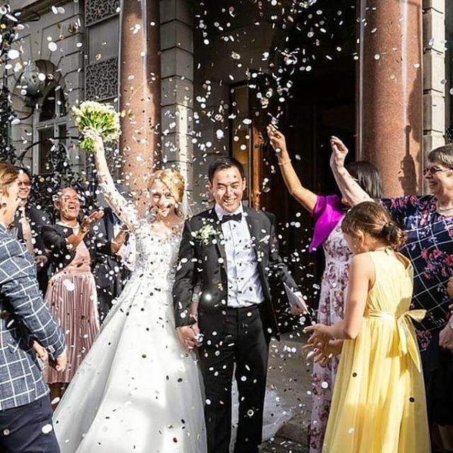 It's not Tuesday... But we do have a top tip. So it's #toptipthursday today! Go for silver and gold confetti - Look at the way the sun makes it sparkle for the photo

We loved this beautiful summer wedding and working with this wonderful couple. .
.
.
.
… ift.tt/2NxWJHR