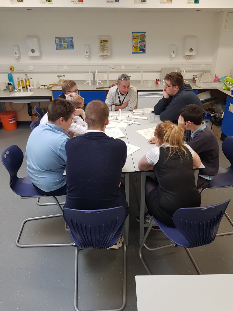 There's some deep thinking going on at Kilpatrick High School as the students work on their projects for the Subs in Schools Pilot Final! #propellingcareers #SUBSinschools @RNinScotland @ESPScotland @TheIET @DenfordHQ @Seafarers_UK @UCLEngineering @SeaCadetsUK @QinetiQ @IMarEST