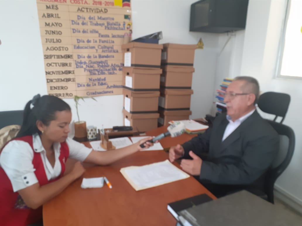 EdgarCuevaV's tweet photo. HOY | MSc.@EdgarCuevaV director #Distrito23D02 de educación #SantoDomingo en entrevista con @zaracaytv, informa sobre los procesos de #InscripciónCosta periodo 2020-2021. También informa sobre las #SedesDeInscripción de las Unidades Educativas:
#24DeMayo
#EloyAlfaro
#VillaFlorida https://t.co/tQRQU8SYOk