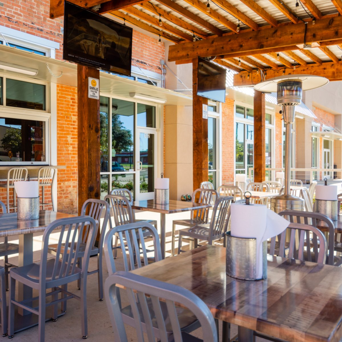 BillyBobsWaco's tweet photo. We're counting down the days until it's decidedly patio weather again, https://t.co/47qcvZ6Ir5