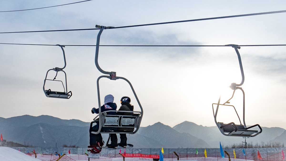 visitgansu2017's tweet photo. #HarvestinGansu If you enjoy playing in the snow, you must come to #Linxia, #Gansu! Linxia just launched 82 winter events this winter, including 10 major ice and snow sporting events and 72 cultural events! You can experience great winter travel in Linxia!

#VisitGansu #Ski #Snow https://t.co/zZDAmFHC1a