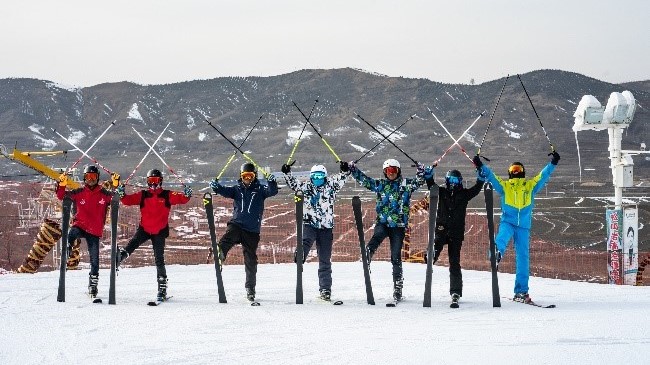 visitgansu2017's tweet photo. #HarvestinGansu If you enjoy playing in the snow, you must come to #Linxia, #Gansu! Linxia just launched 82 winter events this winter, including 10 major ice and snow sporting events and 72 cultural events! You can experience great winter travel in Linxia!

#VisitGansu #Ski #Snow https://t.co/zZDAmFHC1a