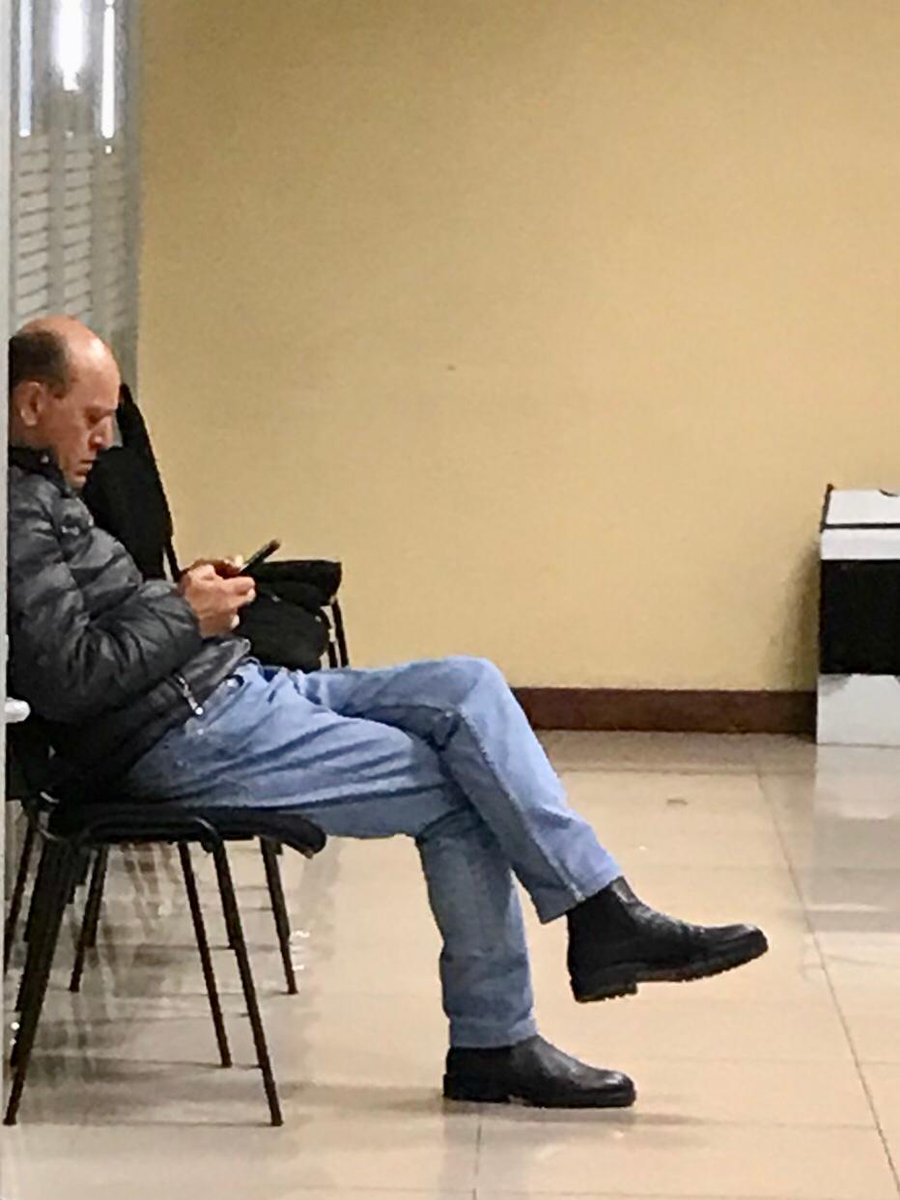 XclusivasPuebla's tweet photo. @JuanCLastiri se encuentra  en la Junta de conciliación  y arbitraje en una audiencia tras un juicio promovido  por  @castillo_rosas quien sólo  exige sus derechos como su ex trabajador.
Invitamos a las autoridades correspondientes ser neutrales y que se actúe conforme a derecho https://t.co/aayzOcFt7h