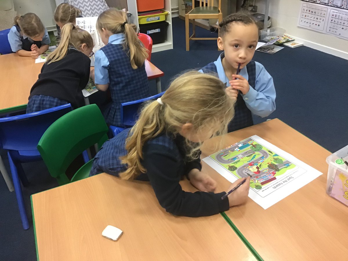 HeadofJuniors's tweet photo. Year 1 @NGHSJuniors applying their learning of road safety in #pshcee discussing which pedestrians are crossing unsafely and safely and why #reallifelearning #greencrosscode #Rospa #highwaycode https://t.co/1TcqjMh3ph