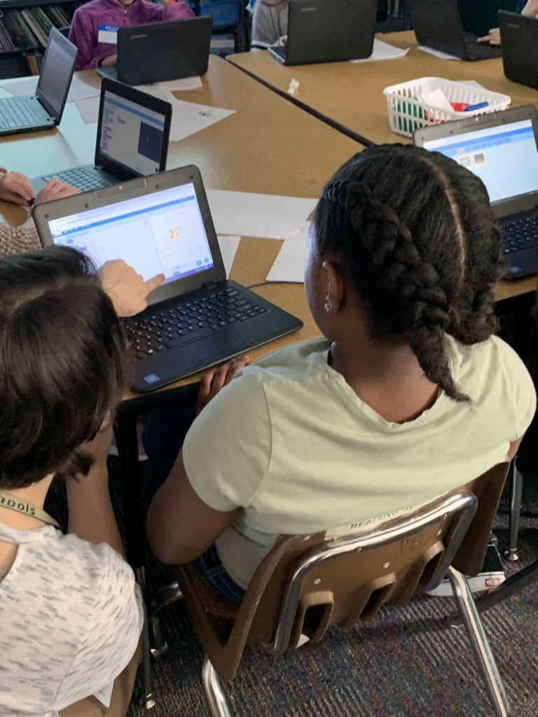 littletown50's tweet photo. Girls Who Code group. #somuchfun. ❤️learning with them @djmes_wjcc @WJCCSchools #Codingisawesome https://t.co/BDz8OMc4Tb