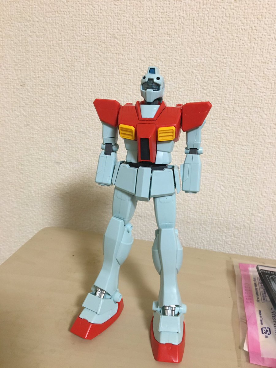 たなか たろう Mgジムver1 0 早く全体が見たくて ここまで進めました ガンプラの進化を感じる良いキットwジム の皮をかぶったガンダムやジムらしくないジムと呼ばれるやつです ガンプラ でゅえるん並みのイケメン