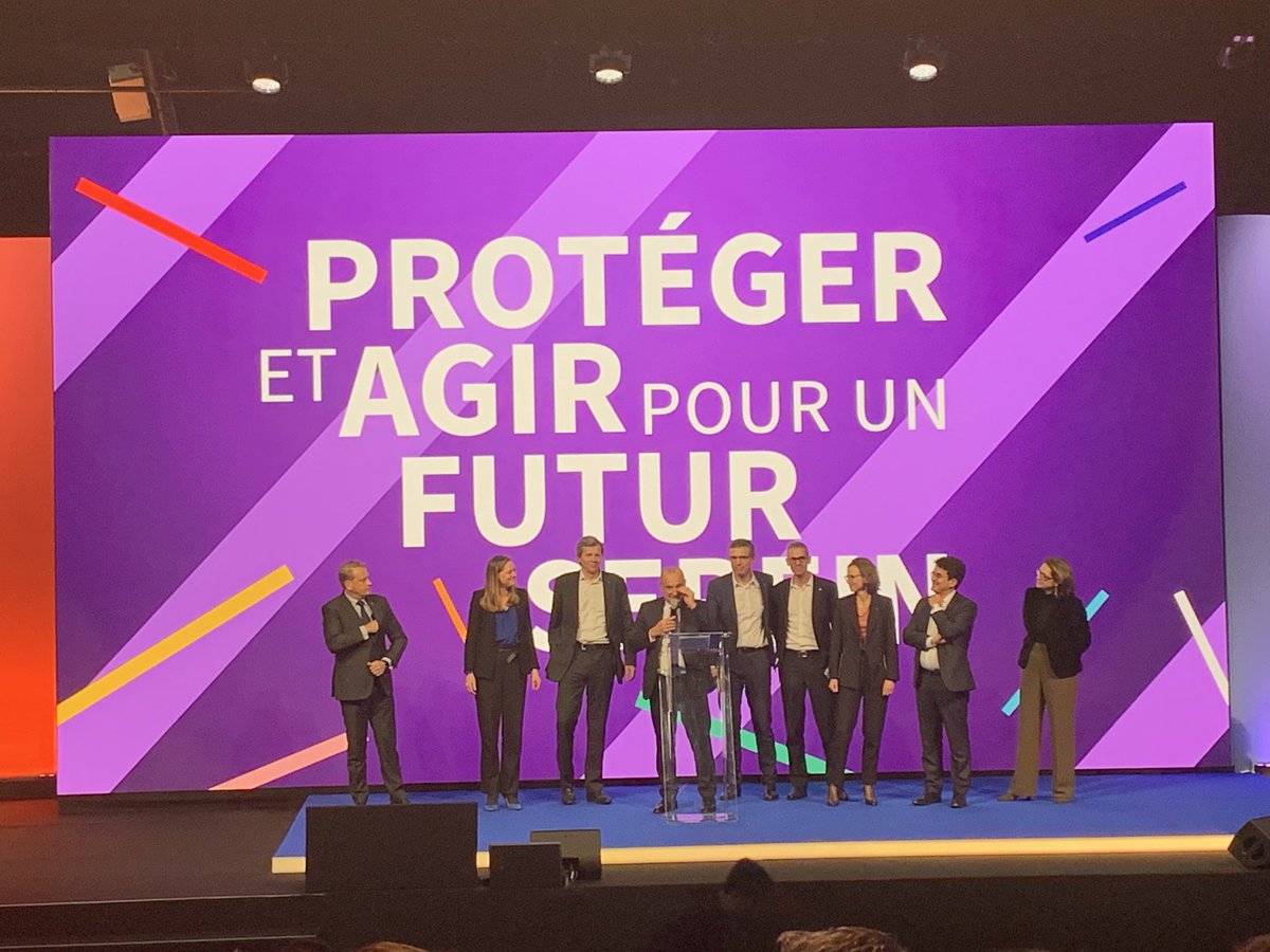 HeleneSamierPRO's tweet photo. Message de @Jacques2Peretti à l’ensemble des managers d’#AXA: « Sans vous rien n’est possible, avec vous TOUT est possible ». Pensez : 1️⃣ CLIENT 2️⃣ SIMPLICITÉ #AXAStationM https://t.co/54VTQyHqb6
