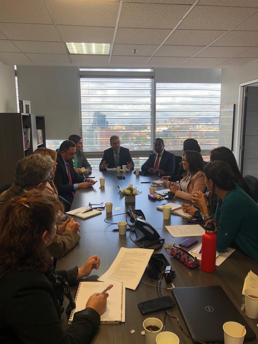 MintrabajoCol's tweet photo. .@MintrabajoCol a través del viceministro Carlos Alberto @Baena se reúne con @assosalud y @scarecolombia para revisar temas relevantes respecto de los profesionales del sector de la salud. https://t.co/TFoRf3BgbP