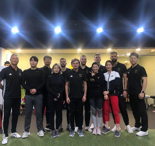 Herren-Team-Power in Korea 🇰🇷 #preparation #tokyo2020 #koreanstyle #koreantaekwondo #germany <a href="/taekwondo_pro/">Giovanna Giorno</a>.de ift.tt/2uQ89QB