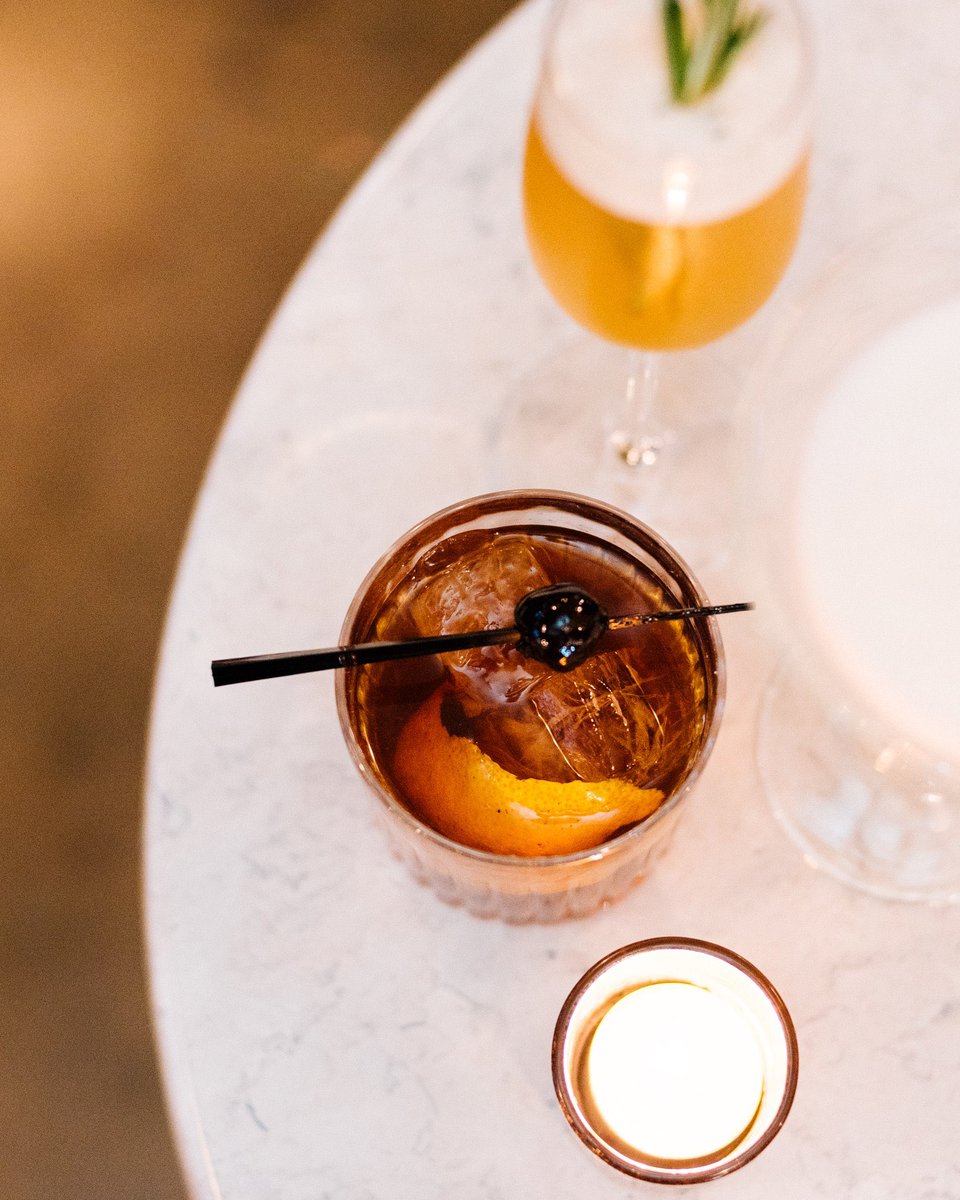 Quench that #ThirstyThursday with a couple after work cocktails 🍸 #EatResponsibly